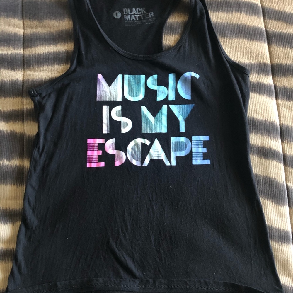 Black muscle tee